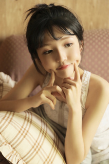 漂亮的女士护士内衣